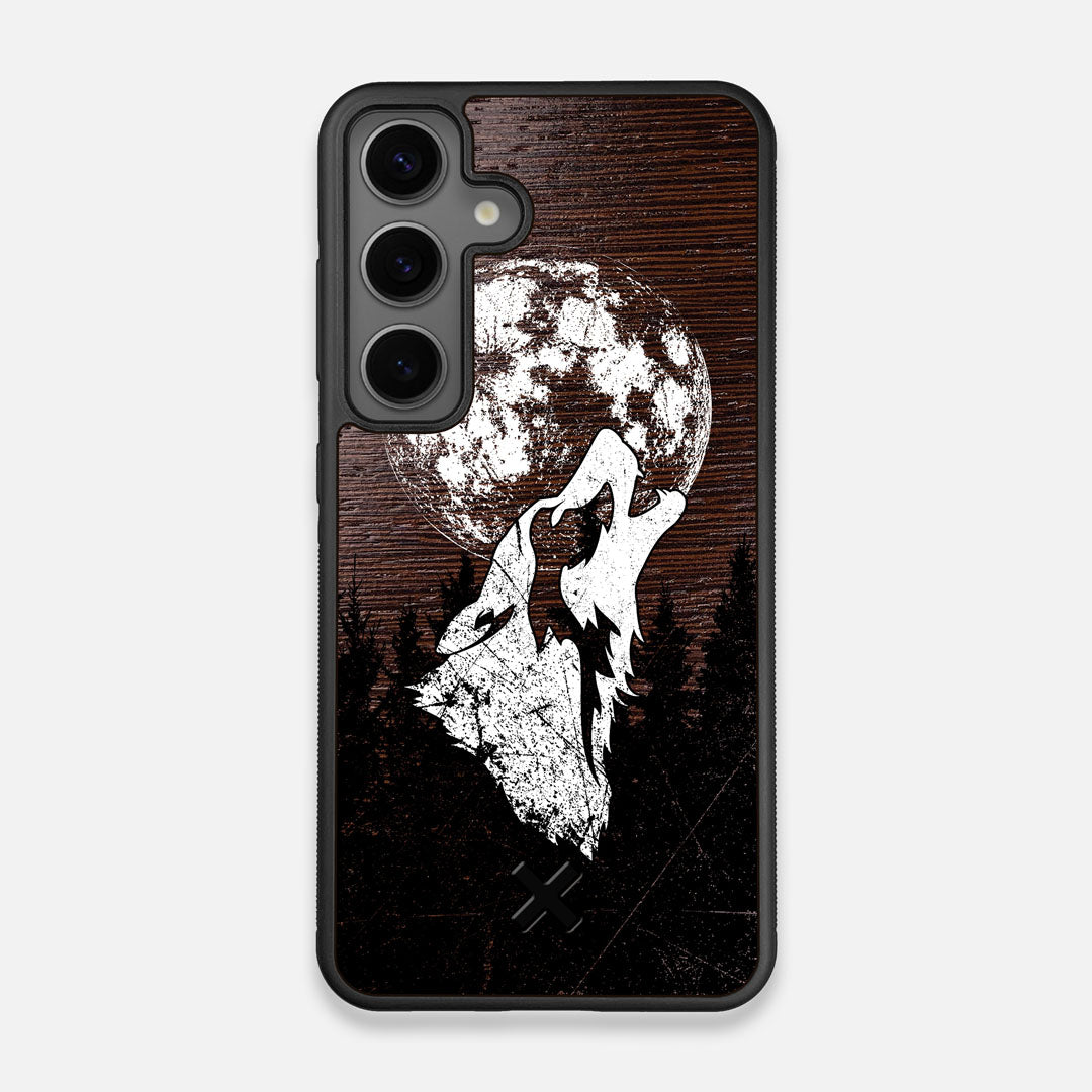 Front view of the high-contrast howling wolf on a full moon printed on a Wenge Wood Galaxy S25 Case by Keyway Designs